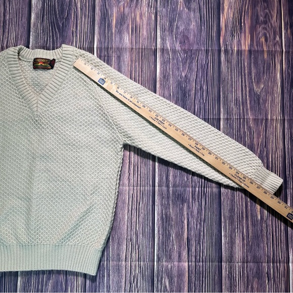 Women’s Vintage Sundowner by Erika Strasberg Honeycomb V-Neck Sweater - Picture 5 of 9